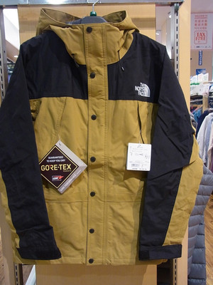 ★THE NORTH FACE　　MOUNTAIN LIGHT JACKET 入荷★