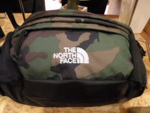 ザ・ノース・フェイスTHE NORTH FACEの大人気な小型バッグ類が新商品大量入荷しております。