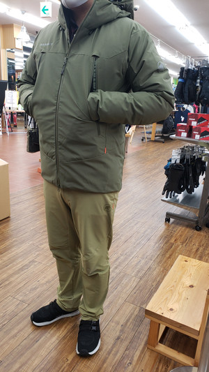 MAMMUT Crater SO Thermo Hooded ジャケット