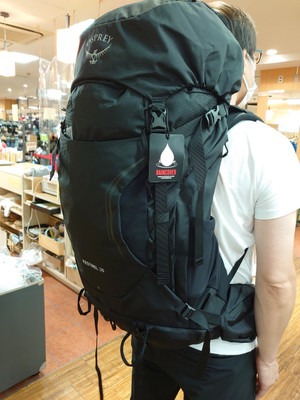 レア？！☆ オスプレイ ケストレル ３８ ブラック 美品 - 登山用品