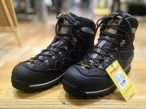 値下げしました!! 夏山登山にぴったりの一足♫