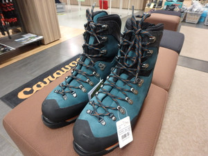 スカルパの冬用登山靴・モンブランが入荷！！