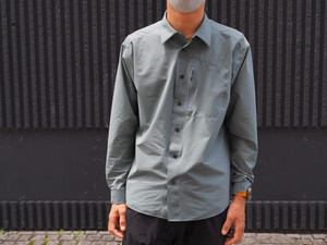 好日山荘 横浜西口店 : 使い勝手の良いシンプルシャツ TNF/Param Shirt